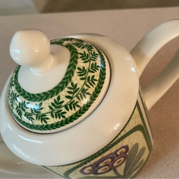 Arthur Wood Floral Teapot African Violets Design - Picture 3 of 11